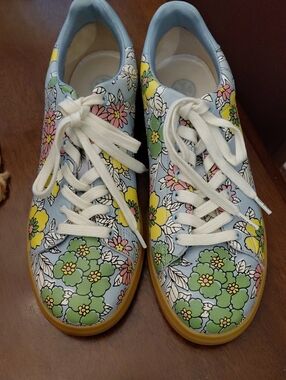 Floral Pastel Lace-Up Sneakers - Light Blue, Green, Yellow